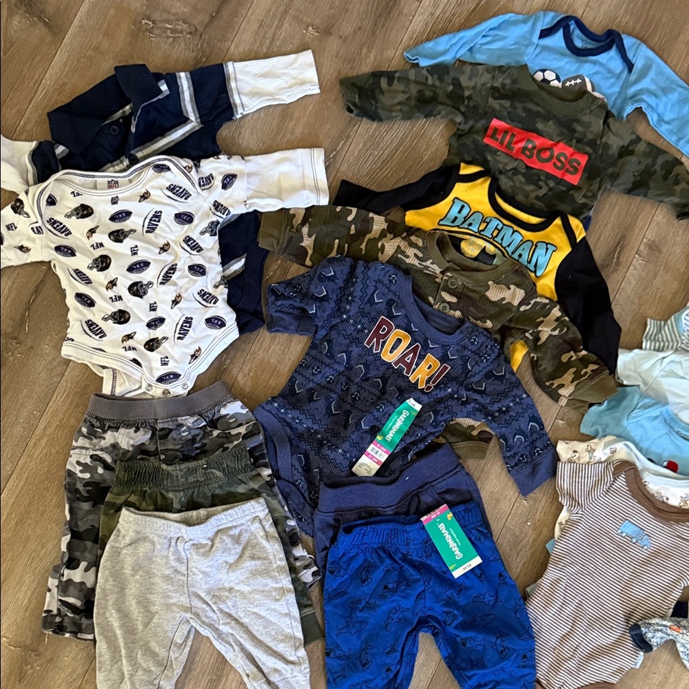 Assorted Baby Onesies and Outfits 0-3m, huge bundle! 25PIECES 🔥🚒